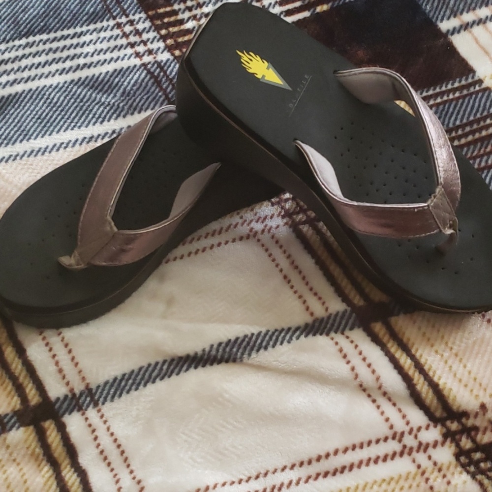 Volitile Wedge Sandle